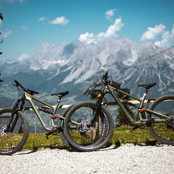 Γέφυρα και διαδρομές με ποδήλατο