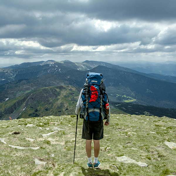 Ορεινό τοπίο και καταρράκτες